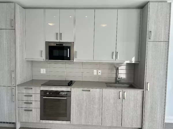 Toronto C08, ON M5B 0B9,77 Mutual ST #Ph07