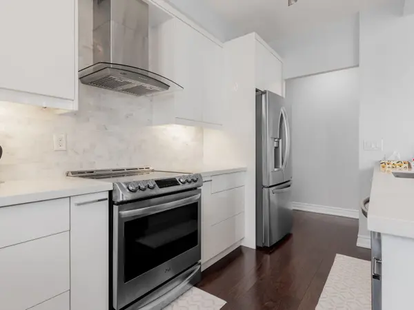 8 Rean DR #1909, Toronto C15, ON M2K 3B9