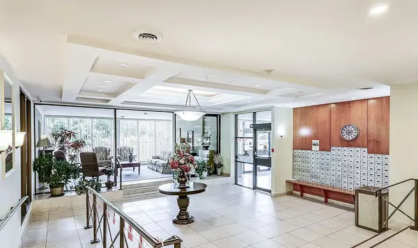 92 Church ST S #PH 4, Ajax, ON L1S 6B4