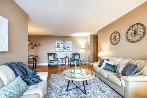 92 Church ST S #PH 4, Ajax, ON L1S 6B4