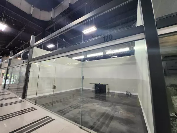 Vaughan, ON L4K 1Z8,7250 Keele ST #170