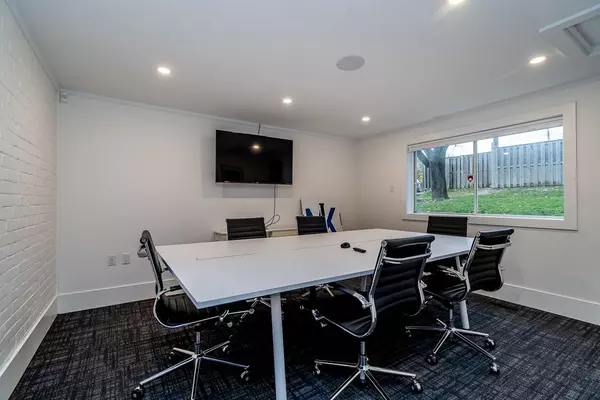 Barrie, ON L4N 1E9,28 Ross ST