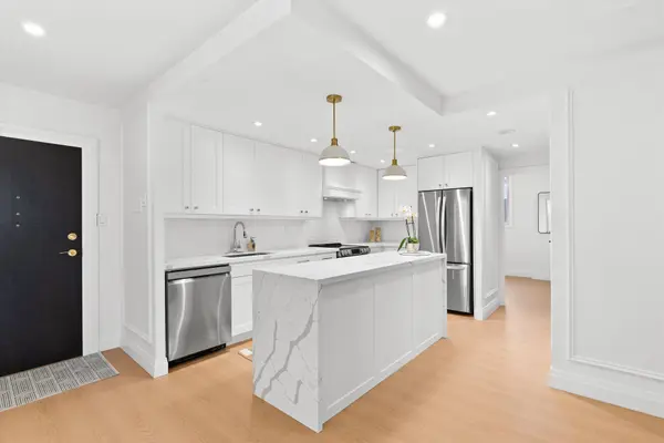 820 Burnhamthorpe RD #508, Toronto W08, ON M9C 4W2