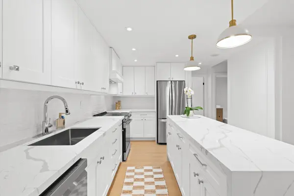 820 Burnhamthorpe RD #508, Toronto W08, ON M9C 4W2