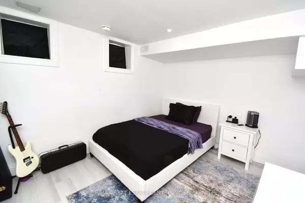 Brampton, ON L6S 2P4,17 Crescent Hill DR