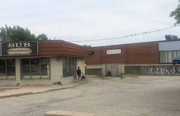 2100 Dundas ST E, Mississauga, ON L4X 1L9