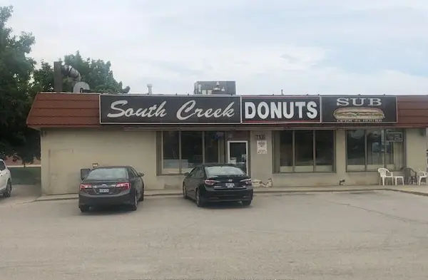 2100 Dundas ST E, Mississauga, ON L4X 1L9