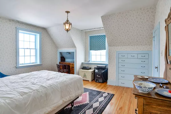 Kawartha Lakes, ON K0M 1N0,11 Short ST