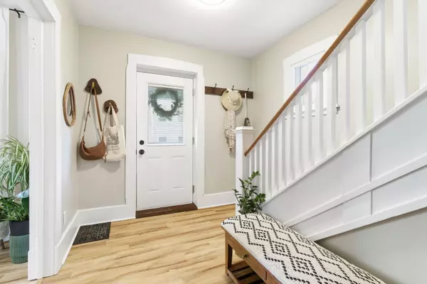 Guelph, ON N1H 2J8,174 Suffolk ST W