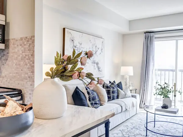 Hamilton, ON L9K 1J8,886 Golf Links RD #205