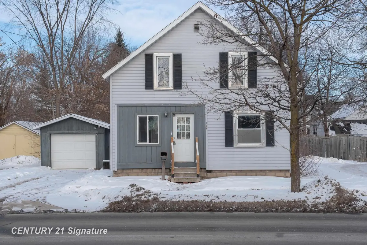208 W Indian ST, Midland, MI 48640
