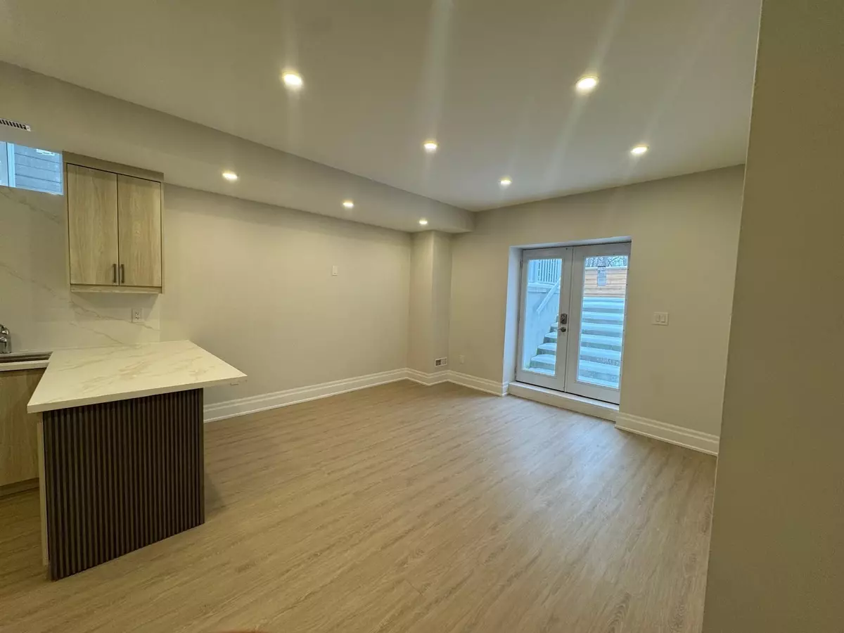 Aurora, ON L4G 3X7,Address not disclosed