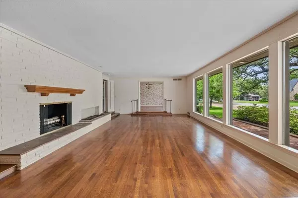 Fort Worth, TX 76109,2900 Simondale Drive