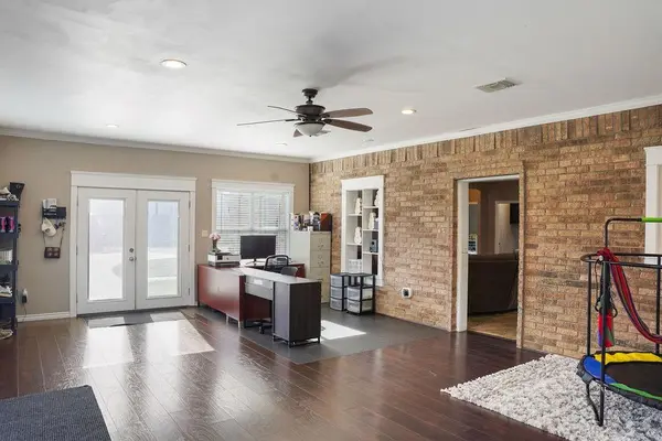 789 County Road 4660, Mount Pleasant, TX 75455