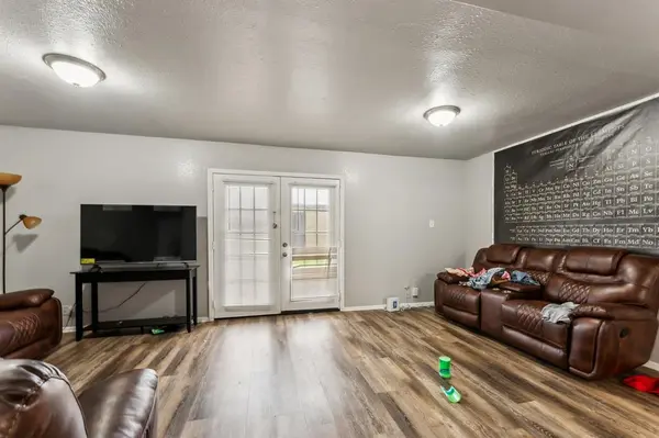 2401 Doreen Street, Grand Prairie, TX 75050