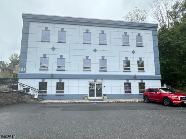 107 W Main St, Clinton Town, NJ 08809