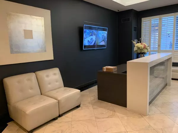 Toronto C08, ON M4Y 3B8,30 Hayden ST #PH1