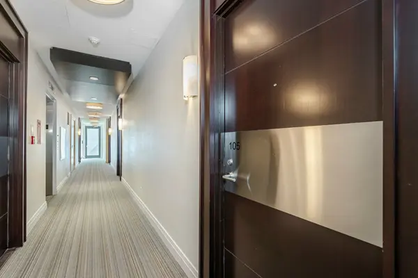 825 Church ST #105, Toronto C09, ON M4W 3Z4