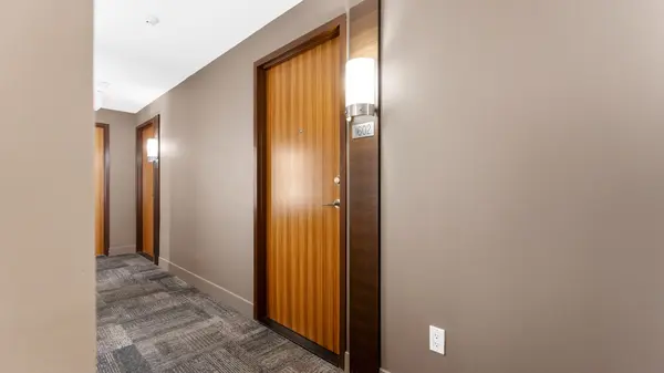 1048 Broadview AVE #1602, Toronto E03, ON M4K 2B8