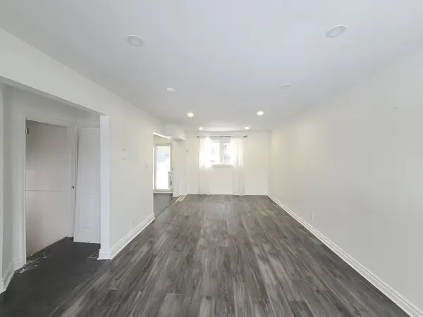 Aurora, ON L4G 2E5,23 Glass dr (Upper Unit) DR