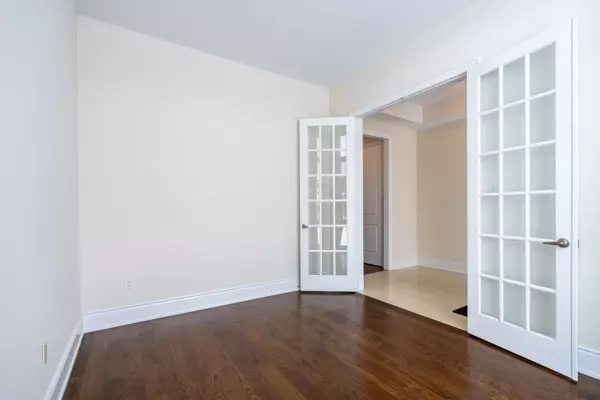 Aurora, ON L4G 0Z2,166 Conklin CRES