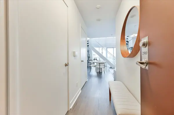 155 Legion RD N #2910, Toronto W06, ON M8Y 0A7