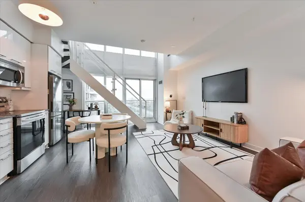 155 Legion RD N #2910, Toronto W06, ON M8Y 0A7