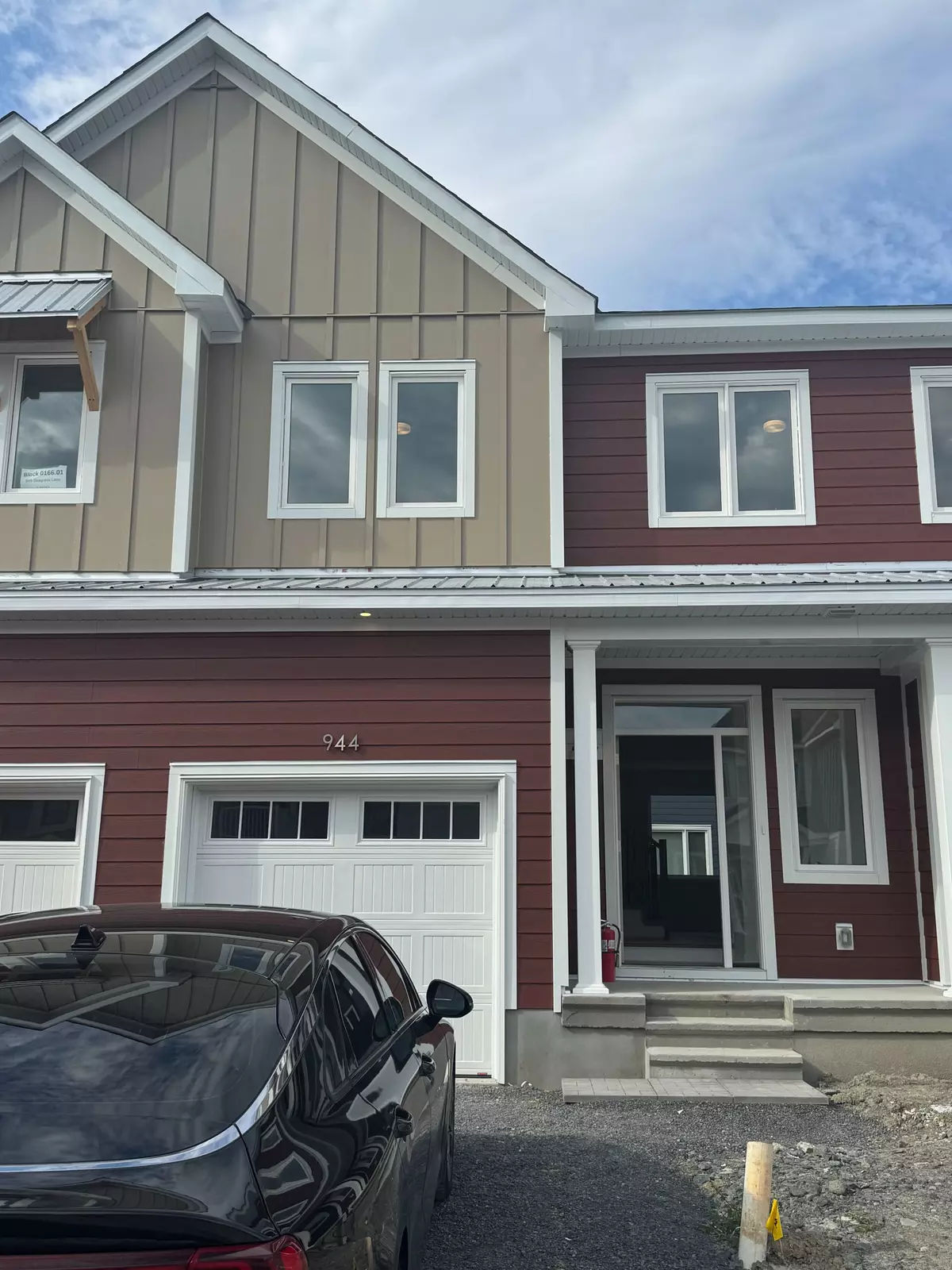 Stittsville - Munster - Richmond, ON K0A 2Z0,944 Seagrave LN