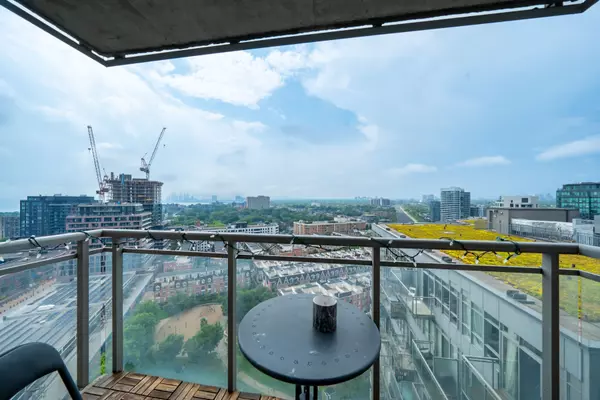 Toronto C01, ON M6K 0A5,38 Joe Shuster WAY #1909