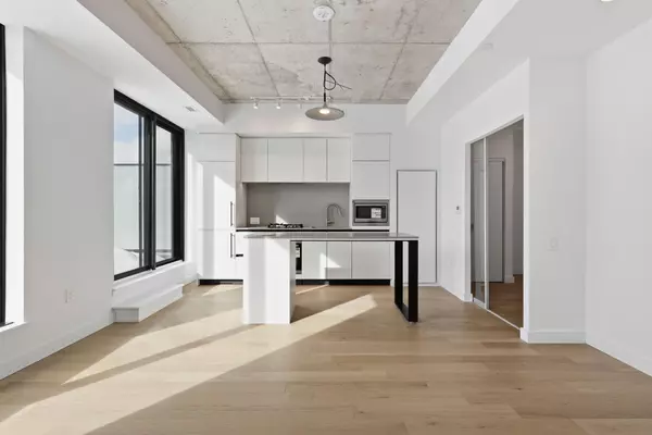 Toronto C10, ON M4G 3C4,1720 Bayview AVE W #611