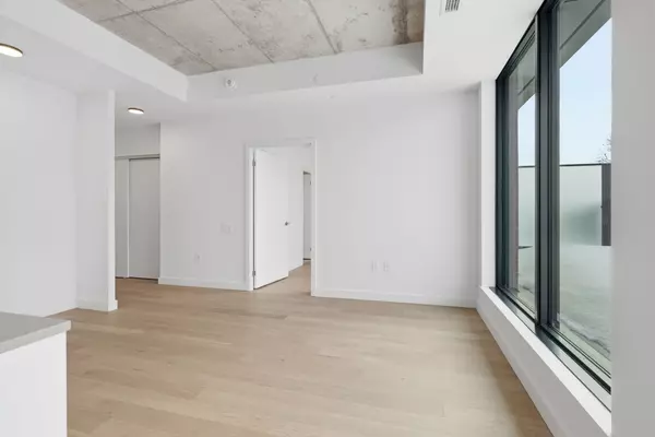 Toronto C10, ON M4G 3C4,1720 Bayview AVE W #611