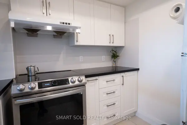 1470 Midland AVE #1211, Toronto E04, ON M1P 4Z4