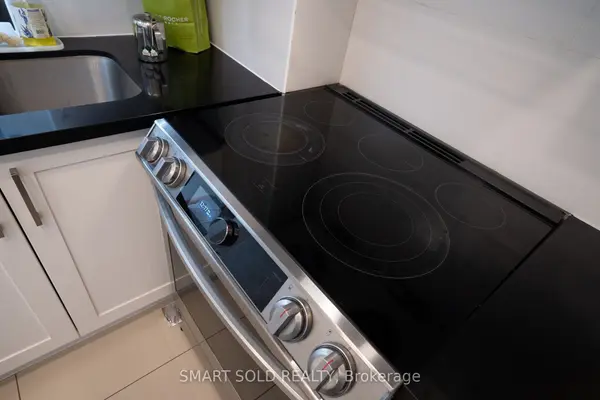 1470 Midland AVE #1211, Toronto E04, ON M1P 4Z4