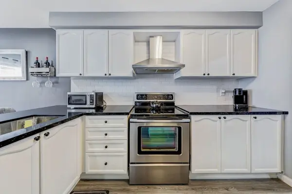 23 Seed House LN, Halton Hills, ON L7G 6K3