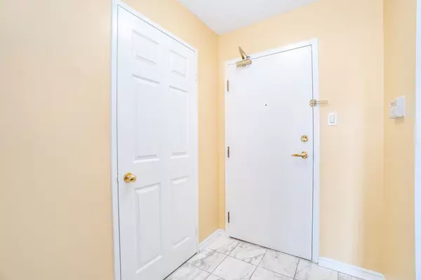 Brampton, ON L6Y 4G6,10 Malta AVE #905