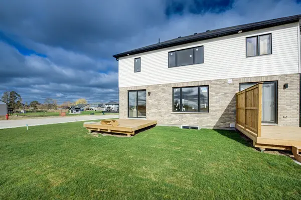 Minto, ON N0G 1Z0,40 Anne ST W