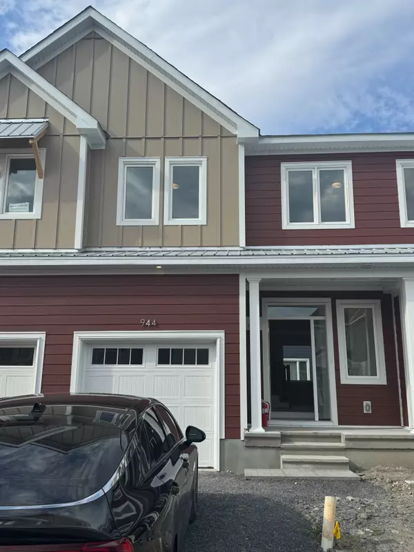 944 Seagrave LN, Stittsville - Munster - Richmond, ON K0A 2Z0