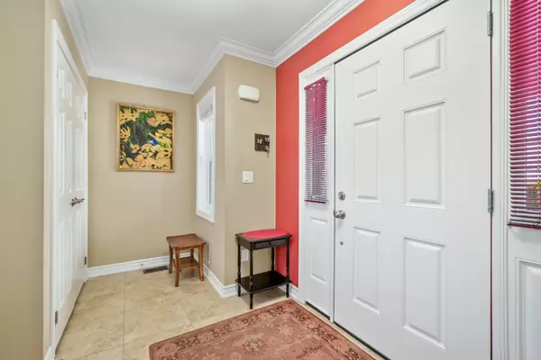 Cobourg, ON K9A 0K4,378 Lonsberry DR