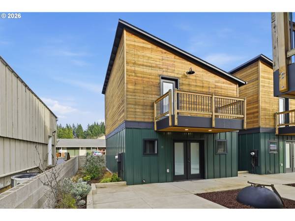 50 S 17TH ST, Cottage Grove, OR 97424