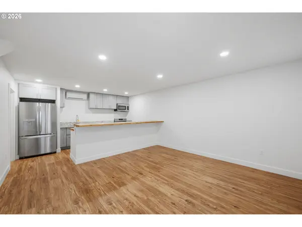 50 S 17TH ST, Cottage Grove, OR 97424