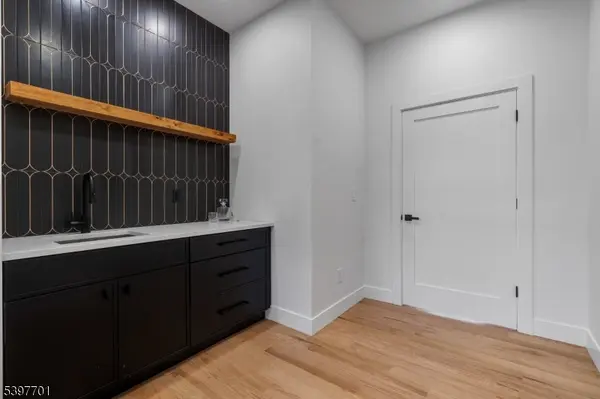 33 Randolph Pl, Newark City, NJ 07108