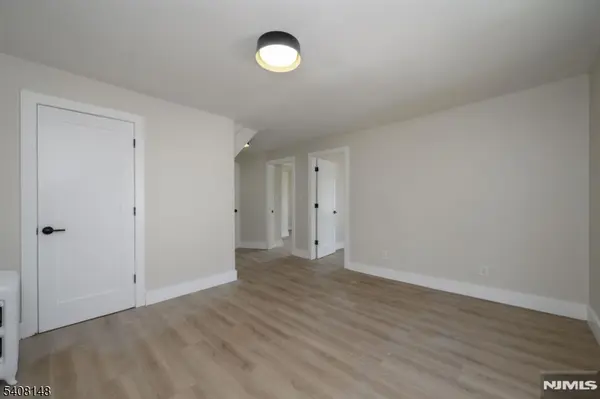 35 Amsterdam Ave, Teaneck Twp., NJ 07666