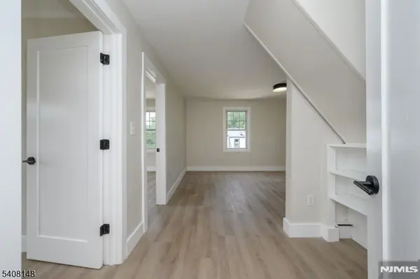 35 Amsterdam Ave, Teaneck Twp., NJ 07666