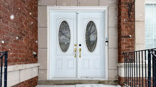 8 Westacott AVE, Ajax, ON L1T 4H6