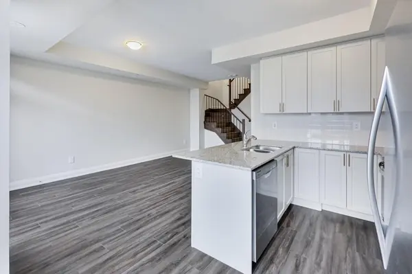 1581 Rose WAY #114, Milton, ON L9E 0J2