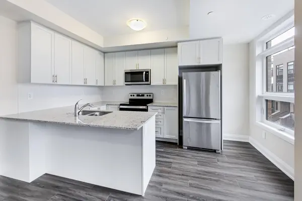 1581 Rose WAY #114, Milton, ON L9E 0J2