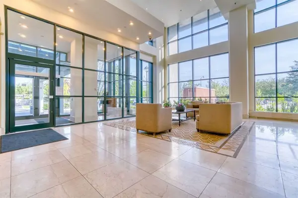 Brampton, ON L6W 0A8,100 John ST #1203