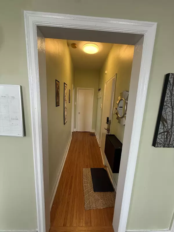 Brampton, ON L6W 2A7,51 Queen Street east ST #1