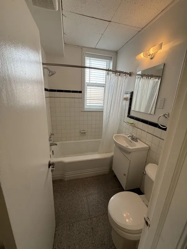 Brampton, ON L6W 2A7,51 Queen Street east ST #1