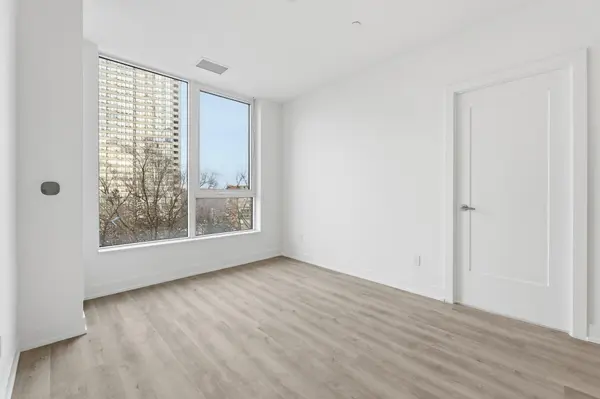 25 Cordova AVE #514, Toronto W08, ON M9A 0E5